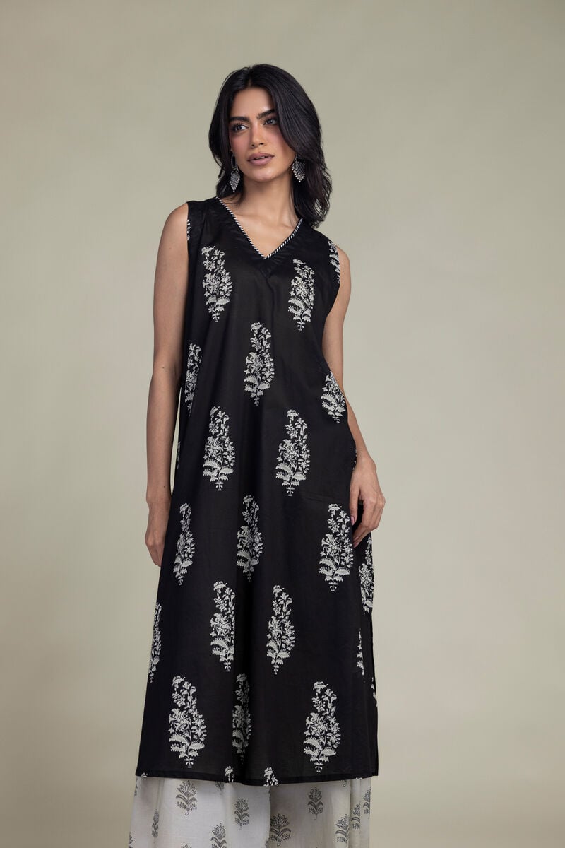 Black Sleeveless Kurta