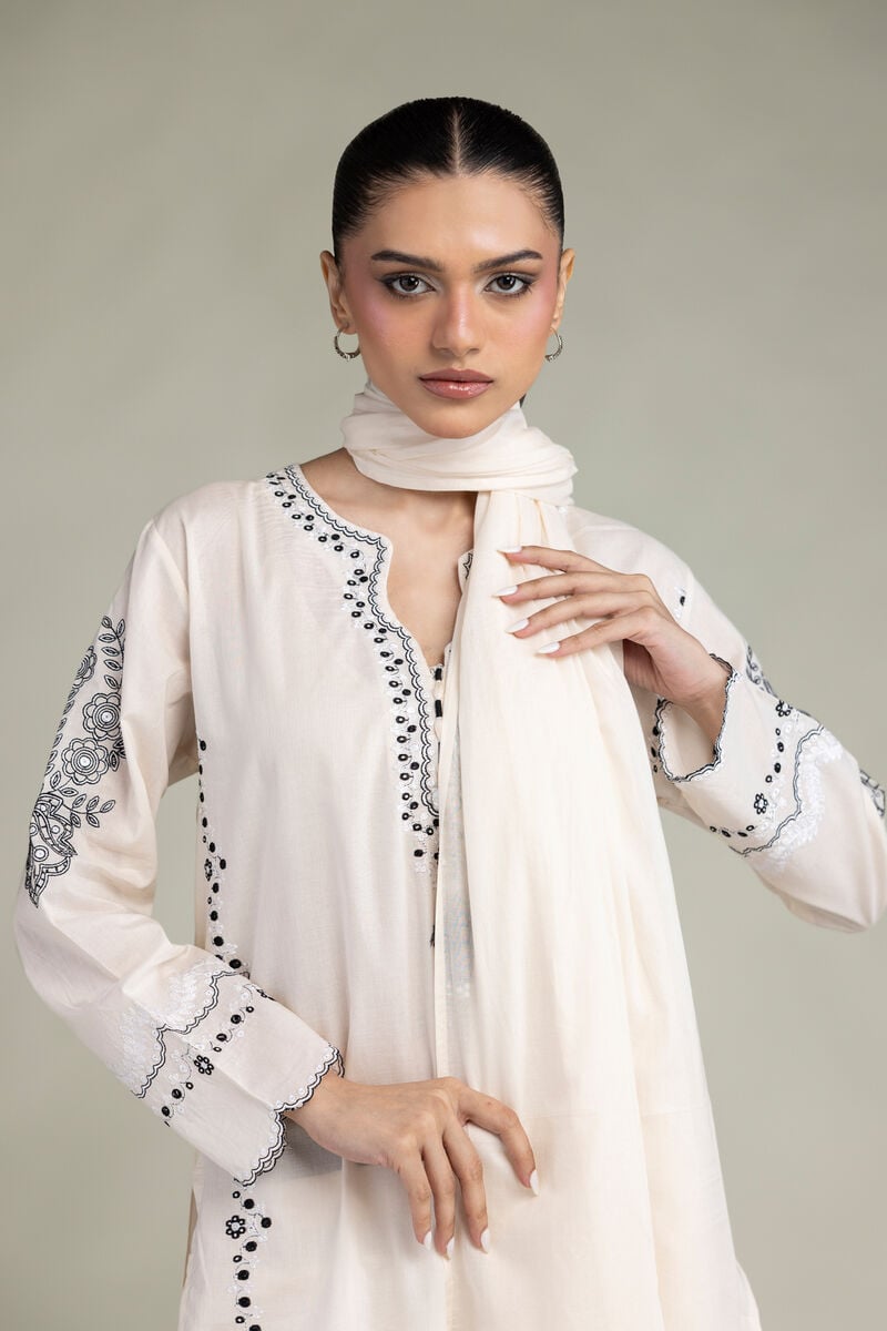Floral Lawn Dupatta Secondary image