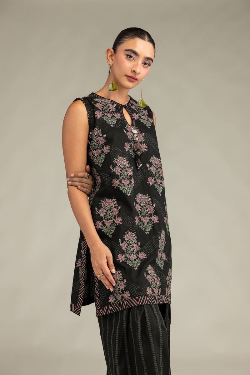 Black Sleeveless Kurta