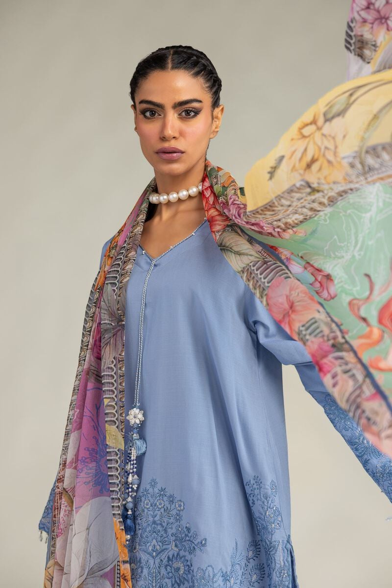 Mesuri Floral Dupatta
