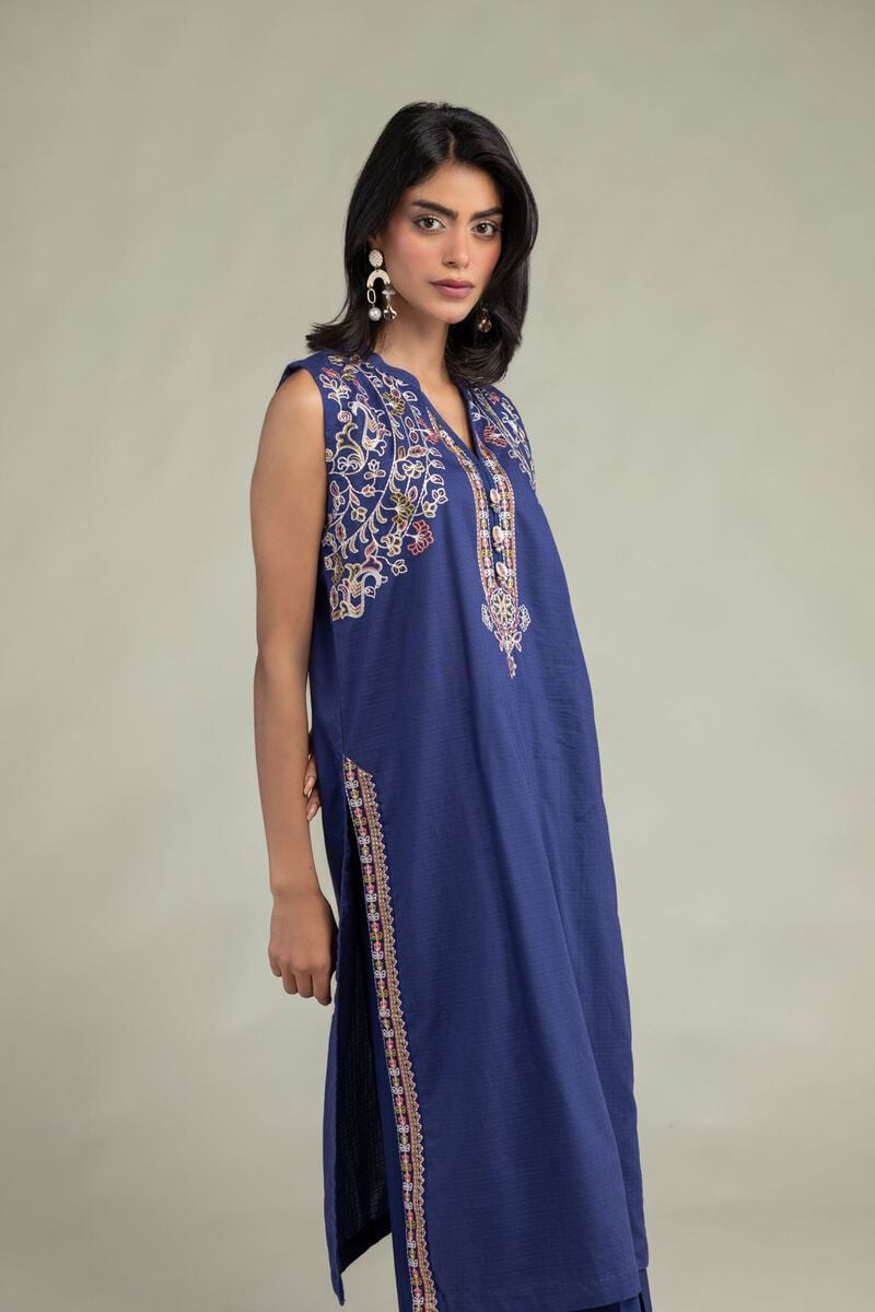 Floral Sleeveless Kurta Main image