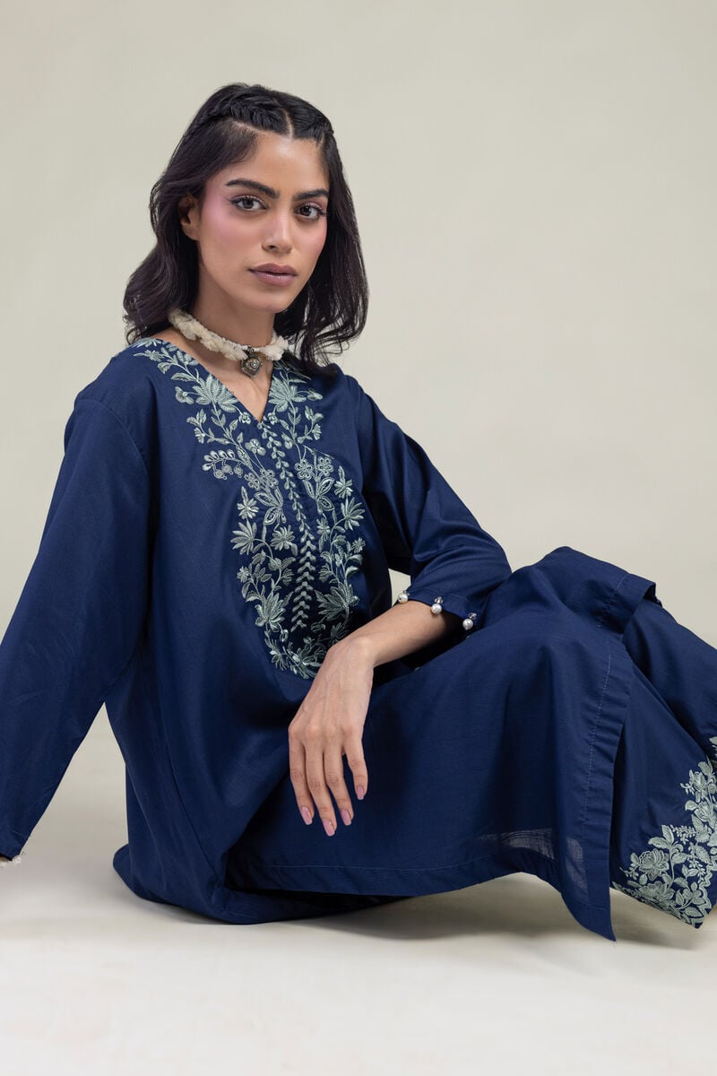 Tailored 2-Piece Lawn