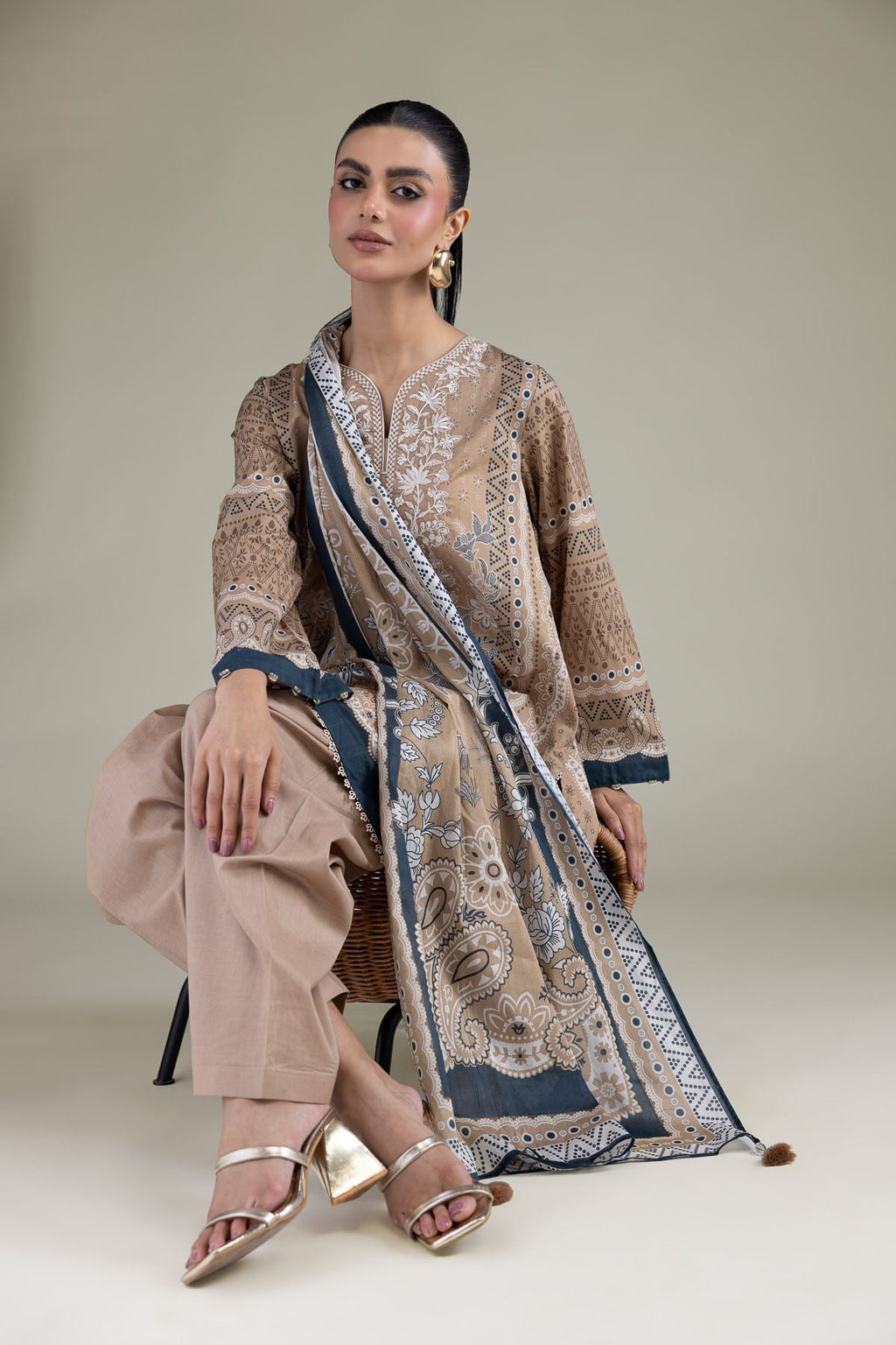 Lawn 3-Piece Tailored